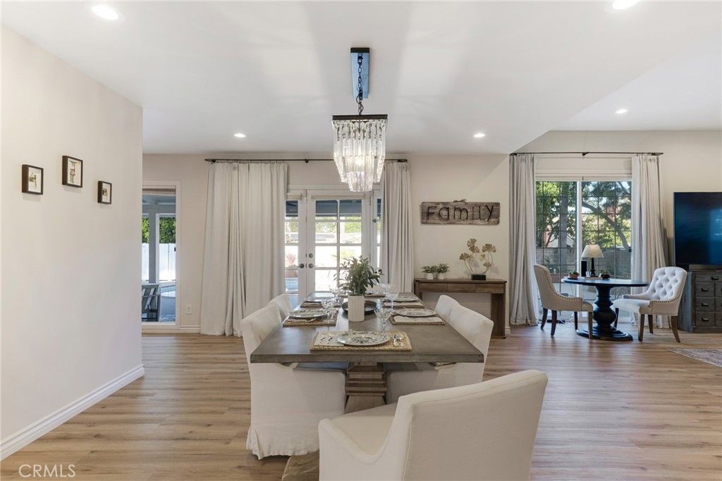 Image 15 of property listing at 10238 Tunney, Northridge, CA 91324