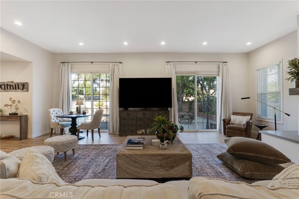 Image 23 of property listing at 10238 Tunney, Northridge, CA 91324