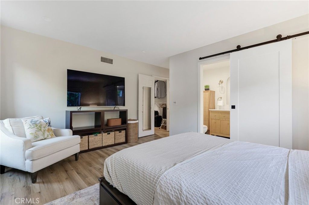 Image 27 of property listing at 10238 Tunney, Northridge, CA 91324