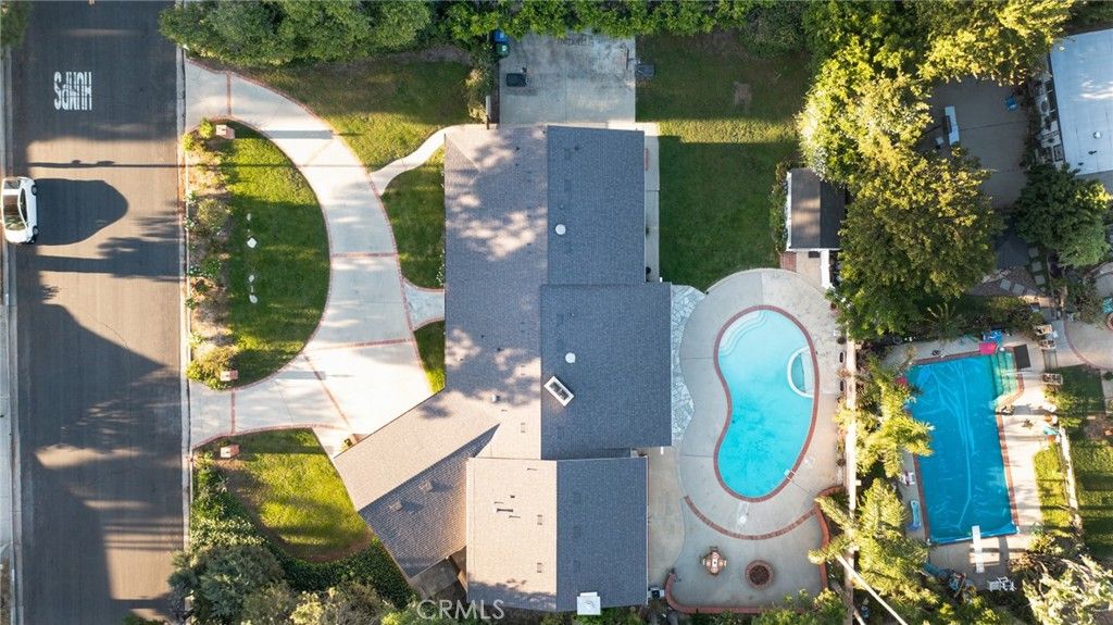 Image 3 of property listing at 10238 Tunney, Northridge, CA 91324