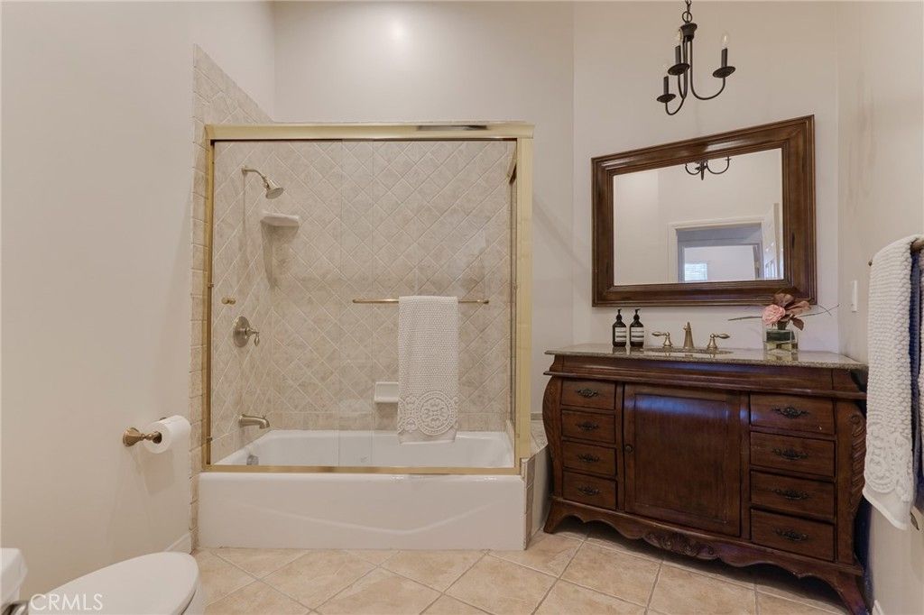 Image 32 of property listing at 10238 Tunney, Northridge, CA 91324