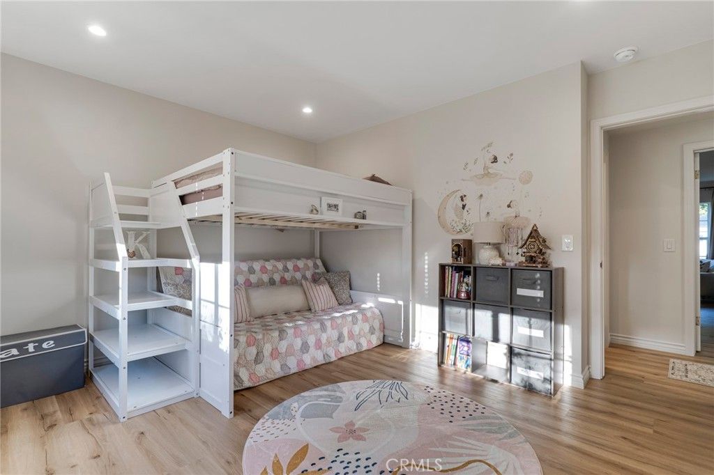 Image 36 of property listing at 10238 Tunney, Northridge, CA 91324