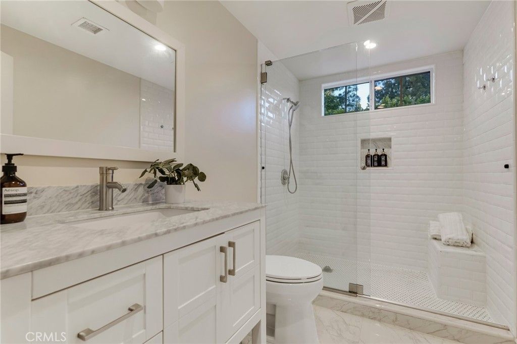 Image 37 of property listing at 10238 Tunney, Northridge, CA 91324