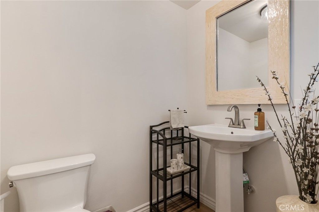 Image 39 of property listing at 10238 Tunney, Northridge, CA 91324