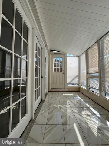 647 N TAZEWELL ST, Arlington, VA 22203