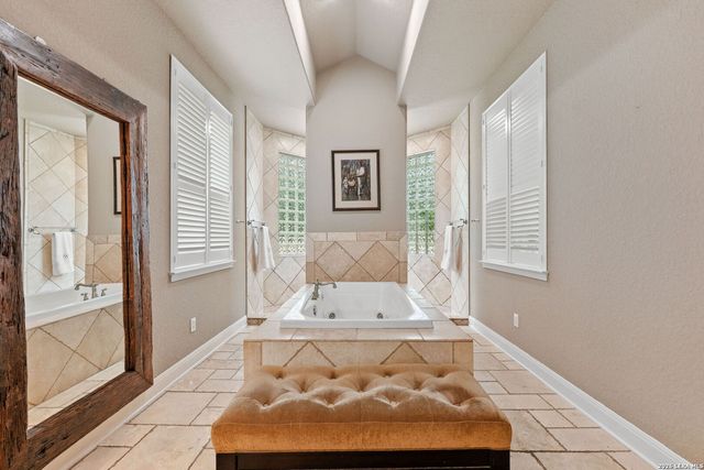 51 Three Lakes, San Antonio, TX 78248