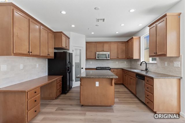 60 Narcissus Ct, Oakley, CA 94561