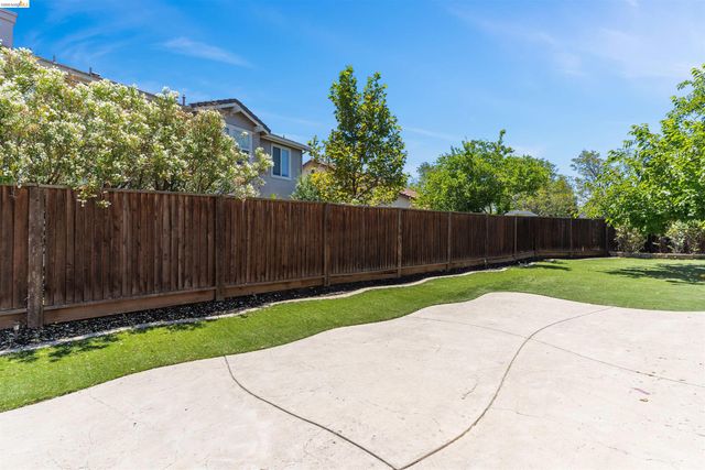 60 Narcissus Ct, Oakley, CA 94561