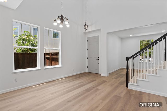 60 Narcissus Ct, Oakley, CA 94561