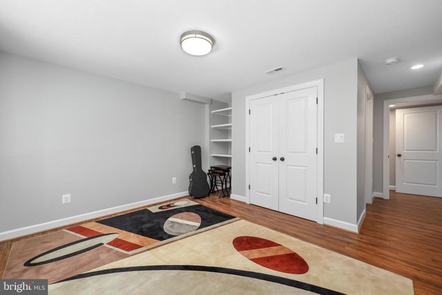 9322 GLENBROOK RD, Fairfax, VA 22031