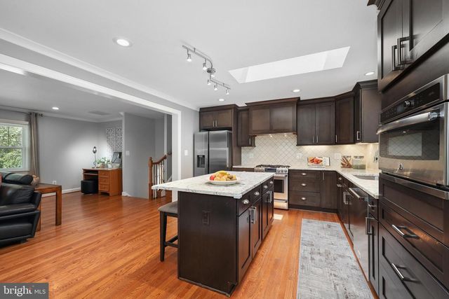 9322 GLENBROOK RD, Fairfax, VA 22031