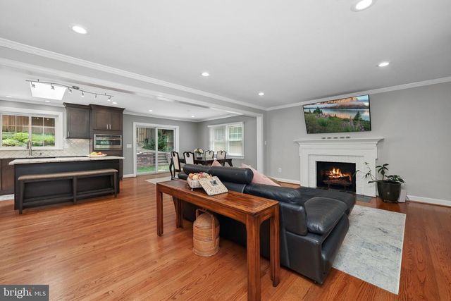 9322 GLENBROOK RD, Fairfax, VA 22031