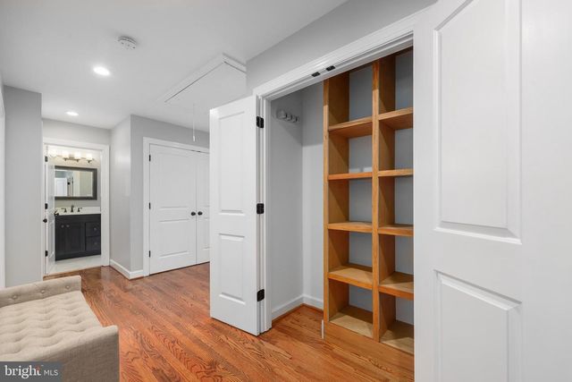 9322 GLENBROOK RD, Fairfax, VA 22031