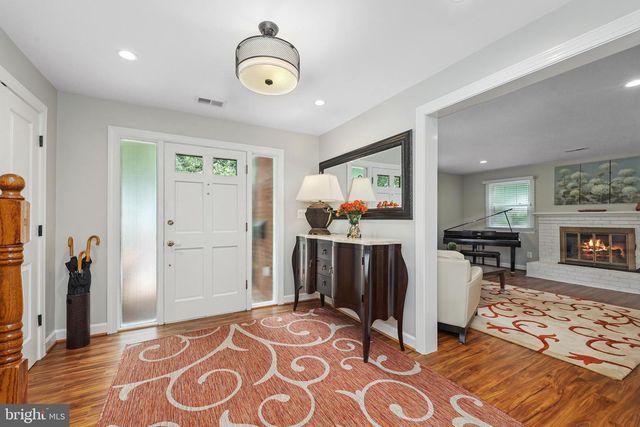 9322 GLENBROOK RD, Fairfax, VA 22031