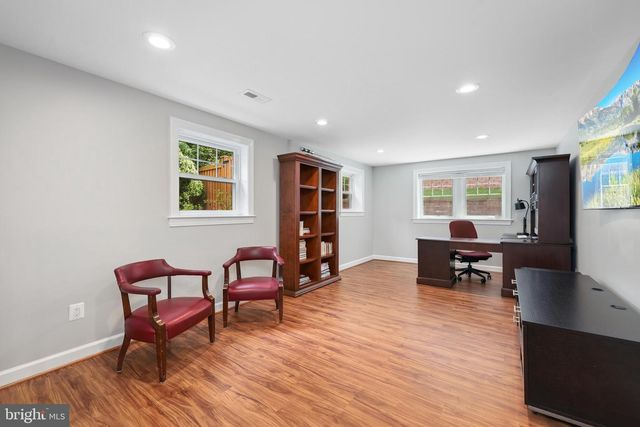 9322 GLENBROOK RD, Fairfax, VA 22031