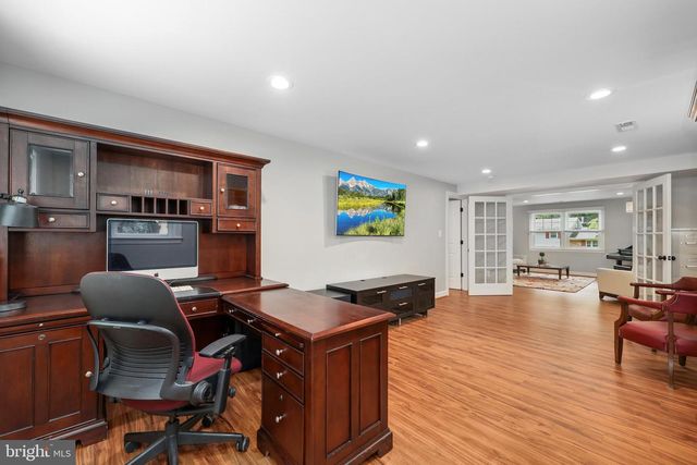 9322 GLENBROOK RD, Fairfax, VA 22031