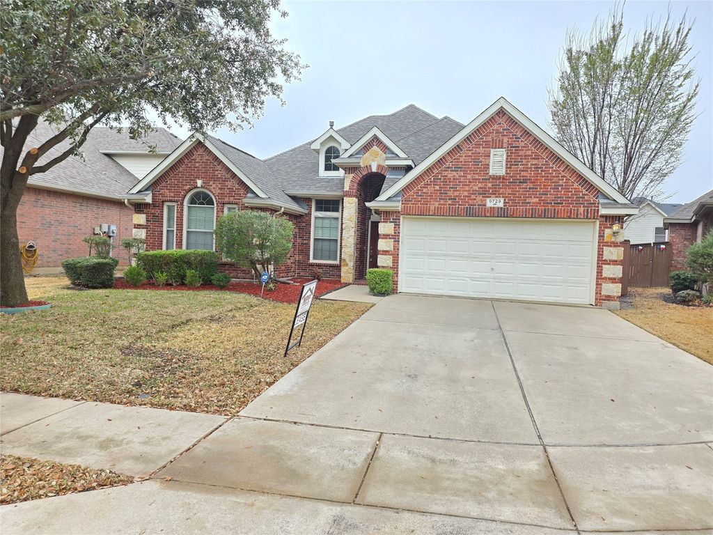 9729 Stripling Drive, Fort Worth, TX 76244