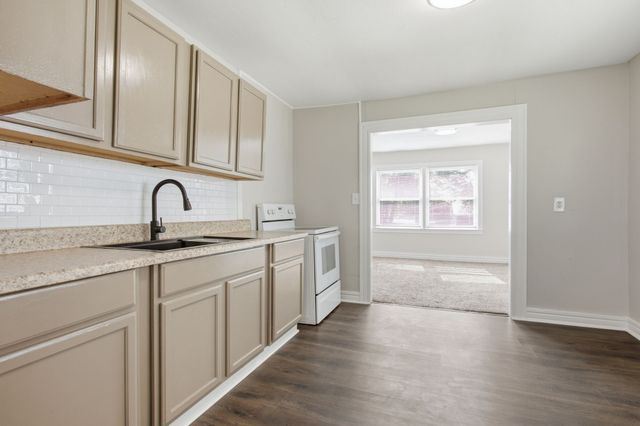 1604 S High St, Columbia, TN 38401