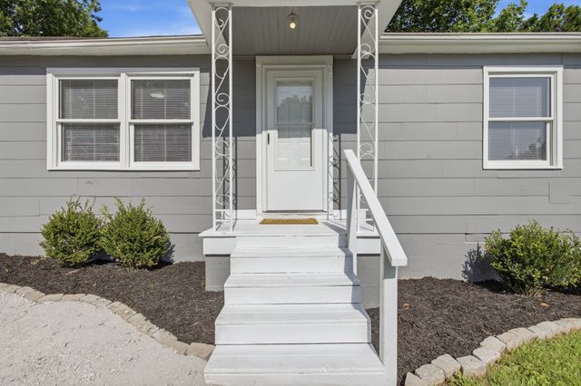 1604 S High St, Columbia, TN 38401
