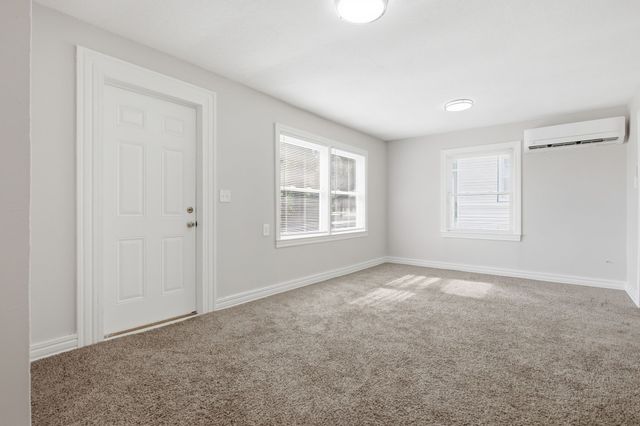 1604 S High St, Columbia, TN 38401