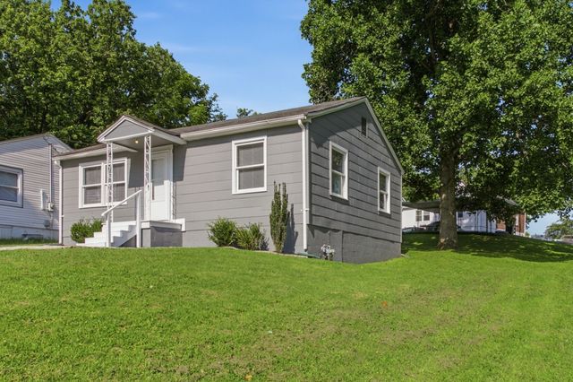1604 S High St, Columbia, TN 38401