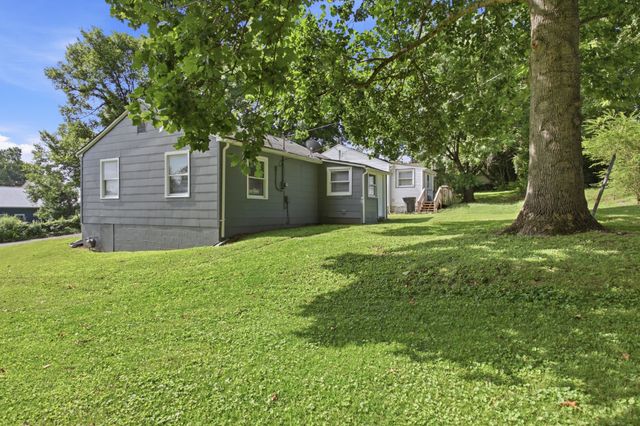 1604 S High St, Columbia, TN 38401
