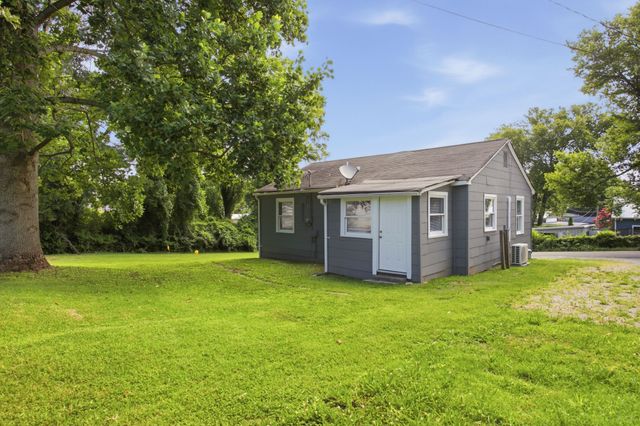 1604 S High St, Columbia, TN 38401
