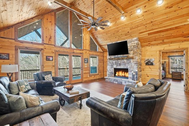 175 Stuart Drive, Mineral Bluff, GA 30559