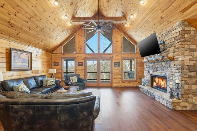 175 Stuart Drive, Mineral Bluff, GA 30559