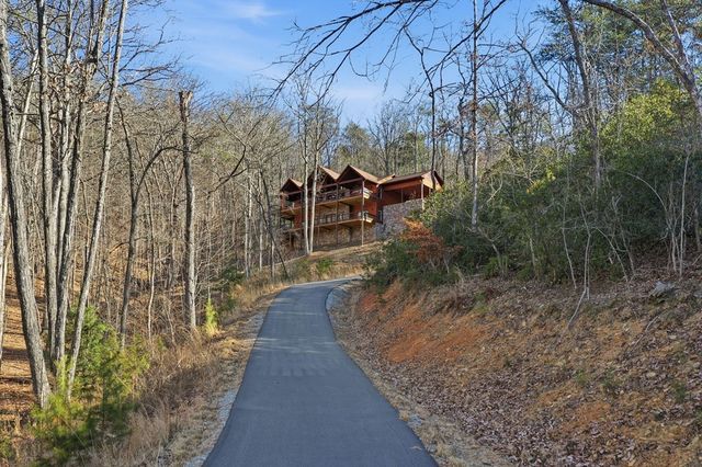 175 Stuart Drive, Mineral Bluff, GA 30559