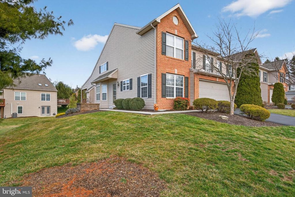 4375 ROTH FARM VILLAGE CIR, Mechanicsburg, PA 17050