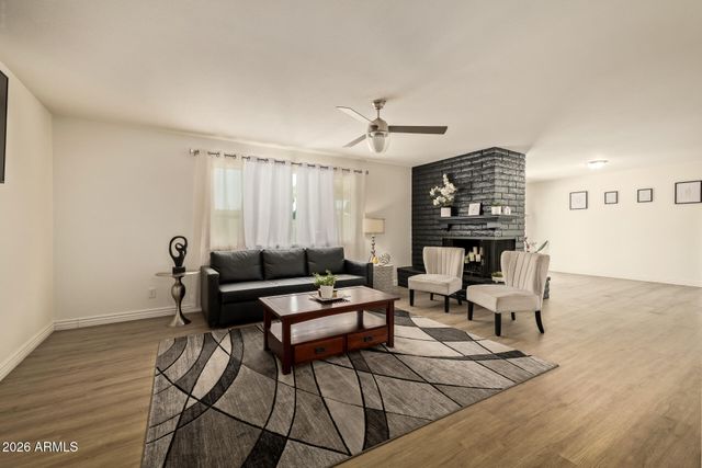 3101 W SHANGRI LA Road, Phoenix, AZ 85029