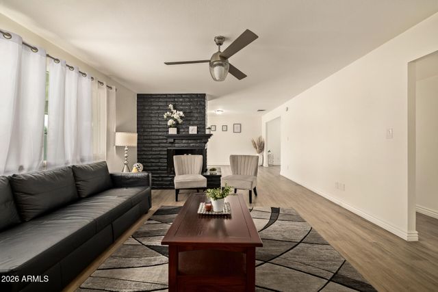 3101 W SHANGRI LA Road, Phoenix, AZ 85029