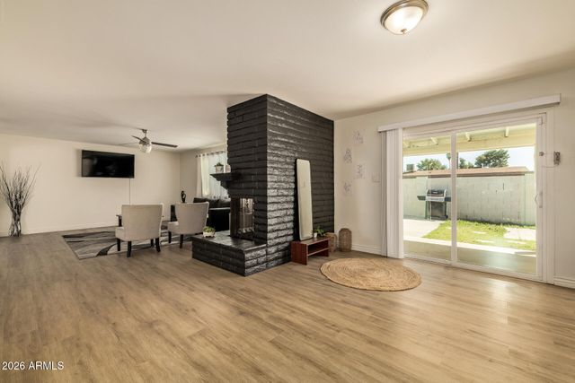 3101 W SHANGRI LA Road, Phoenix, AZ 85029