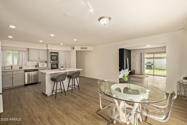 3101 W SHANGRI LA Road, Phoenix, AZ 85029