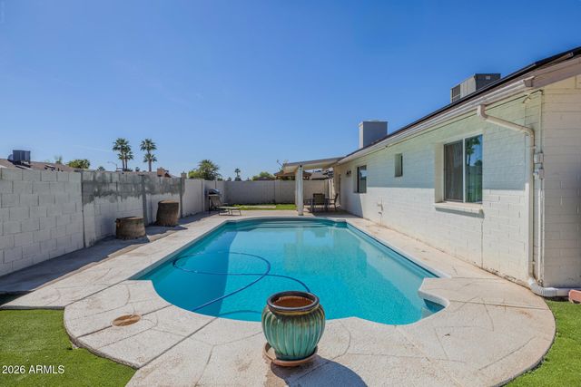 3101 W SHANGRI LA Road, Phoenix, AZ 85029