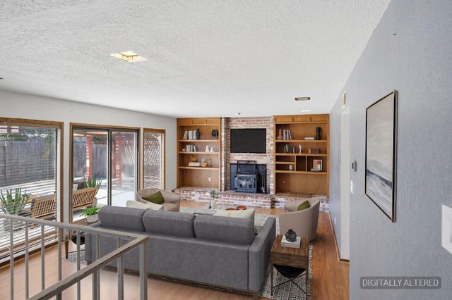 1018 Goldenoak Way, Stockton, CA 95209