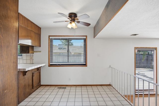 1018 Goldenoak Way, Stockton, CA 95209