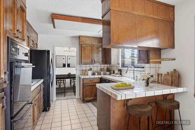 1018 Goldenoak Way, Stockton, CA 95209