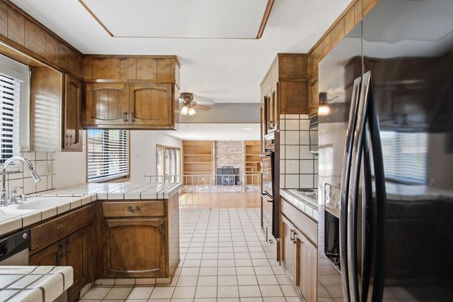 1018 Goldenoak Way, Stockton, CA 95209