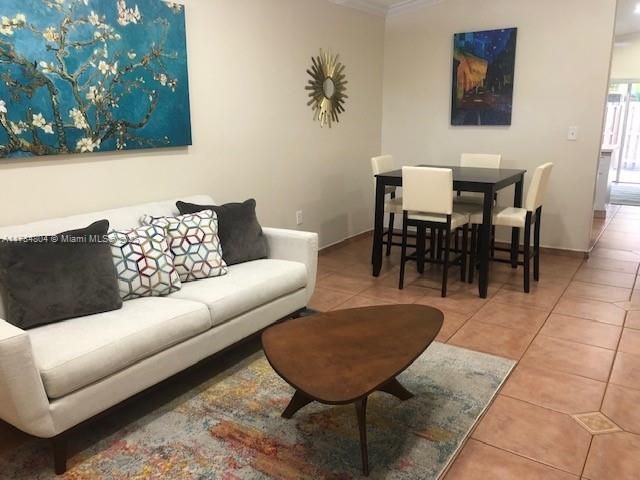 8432 NW 189th St 903-9, Hialeah, FL 33015