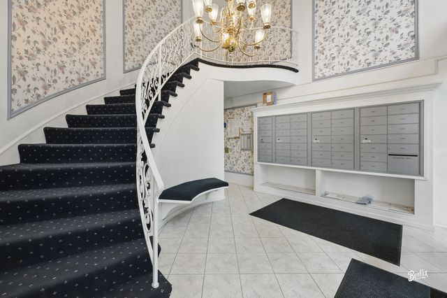 5500 Carriageway Drive 213, Rolling Meadows, IL 60008