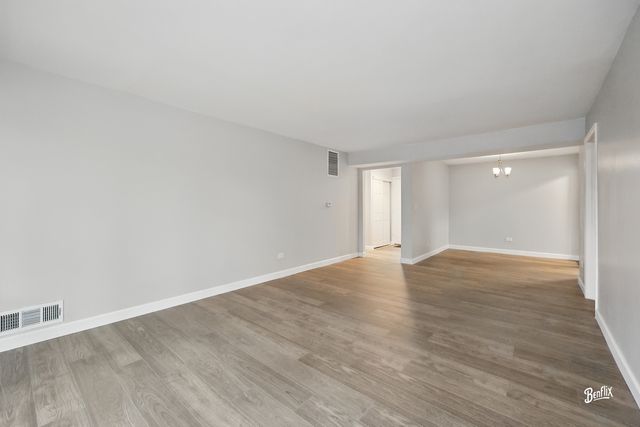 5500 Carriageway Drive 213, Rolling Meadows, IL 60008
