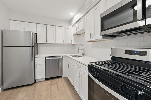5500 Carriageway Drive 213, Rolling Meadows, IL 60008
