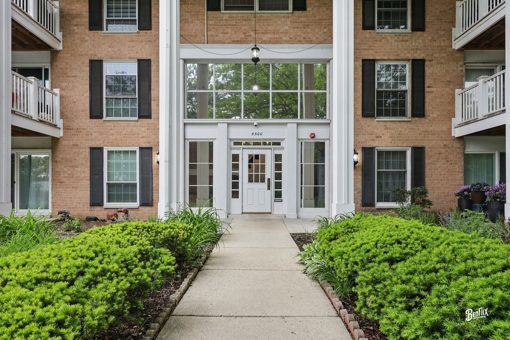 5500 Carriageway Drive 213, Rolling Meadows, IL 60008
