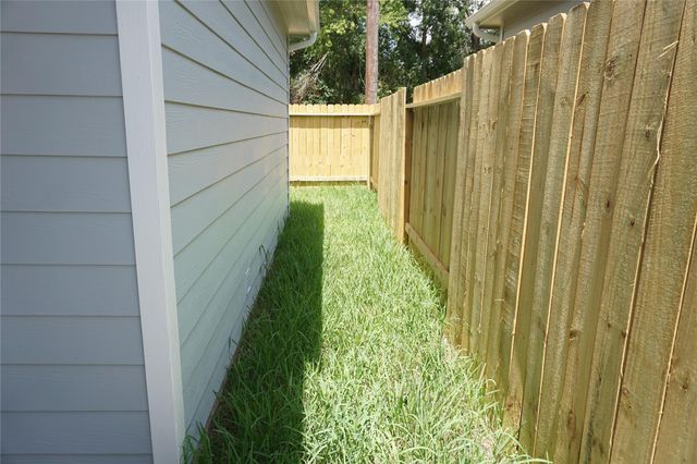 11925 Nelwood, Willis, TX 77318