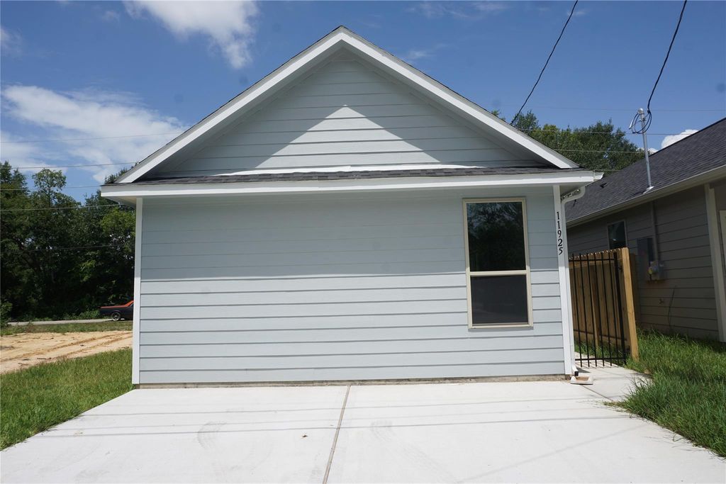 11925 Nelwood, Willis, TX 77318