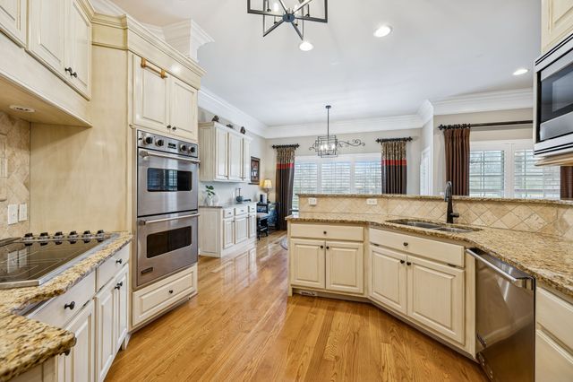 3917 Amanda Beth Ct, Columbia, TN 38401