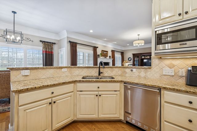 3917 Amanda Beth Ct, Columbia, TN 38401