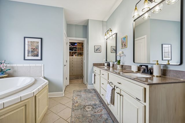 3917 Amanda Beth Ct, Columbia, TN 38401